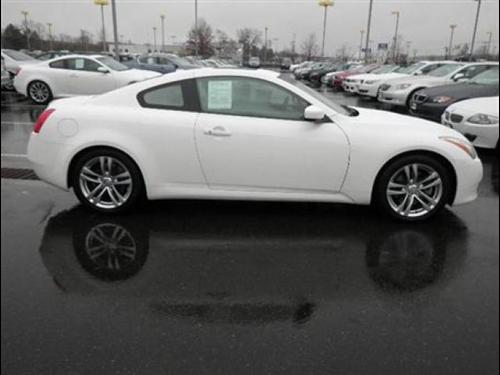 Infiniti G37 2008 photo 2