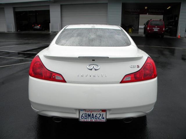 Infiniti G37 2008 photo 4
