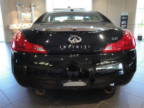Infiniti G37 2008 photo 2