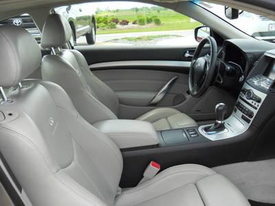 Infiniti G37 2008 photo 4