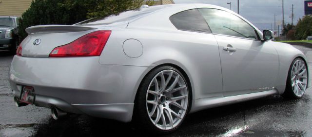 Infiniti G37 2007 Mazda Mazda3 Coupe