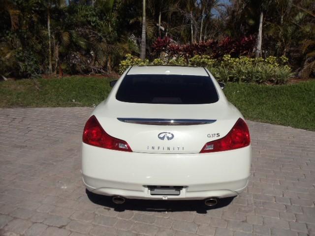 Infiniti G37 2008 photo 4