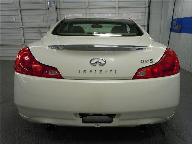Infiniti G37 2008 photo 4