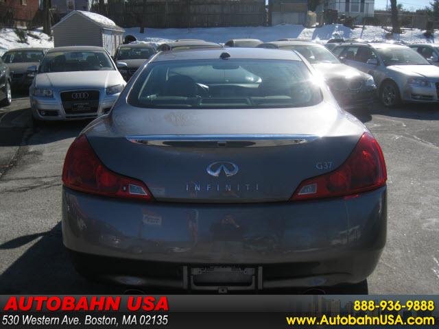 Infiniti G37 2008 photo 3