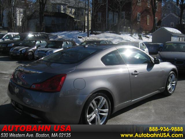 Infiniti G37 2008 photo 4
