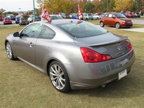 Infiniti G37 2008 photo 2