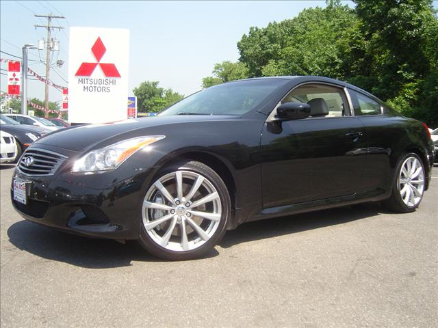 Infiniti G37 2006 Nissan SE Coupe