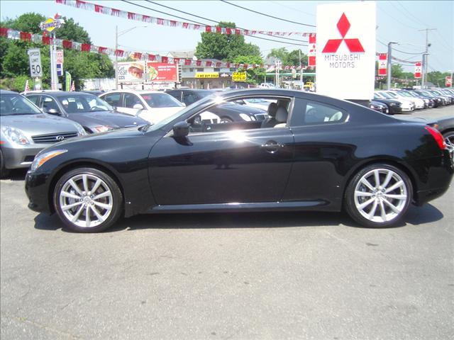 Infiniti G37 2008 photo 2