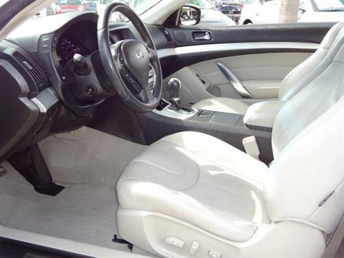 Infiniti G37 2008 photo 2