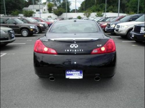 Infiniti G37 2008 photo 2