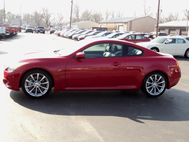 Infiniti G37 2008 photo 2