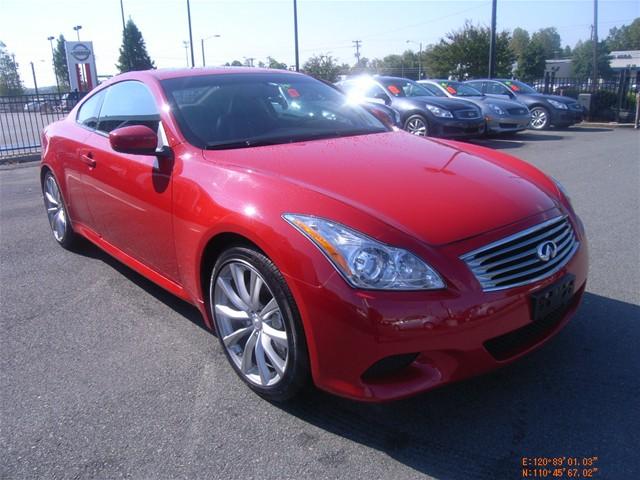 Infiniti G37 2008 photo 2