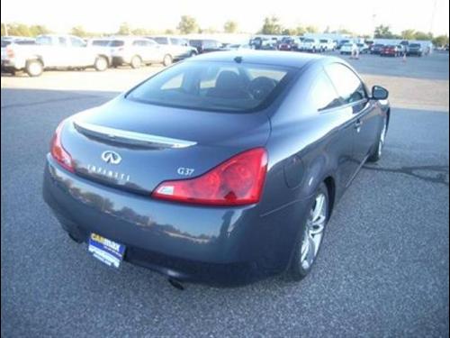 Infiniti G37 2008 photo 4