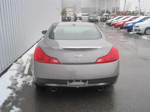 Infiniti G37 2008 photo 2