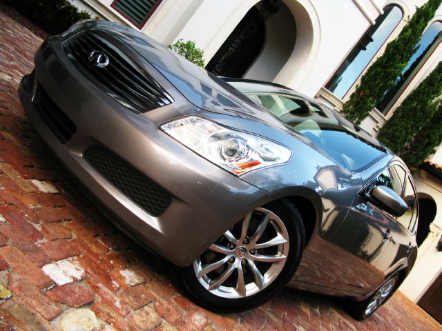 Infiniti G37 2009 photo 3