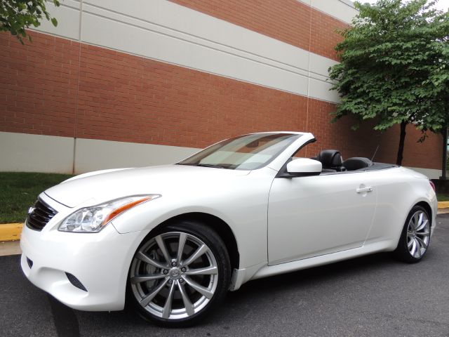 Infiniti G37 2009 photo 2