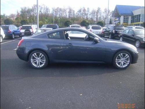 Infiniti G37 2009 photo 3
