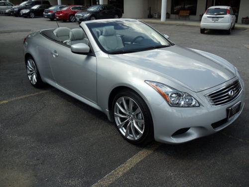 Infiniti G37 2009 photo 2