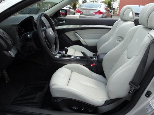 Infiniti G37 2009 photo 3