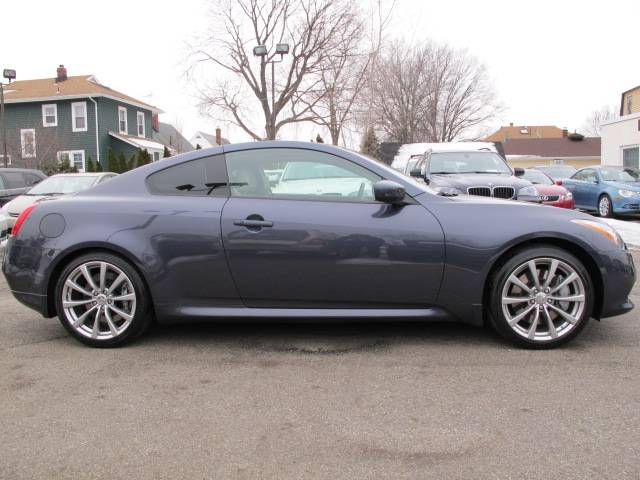 Infiniti G37 2009 photo 1