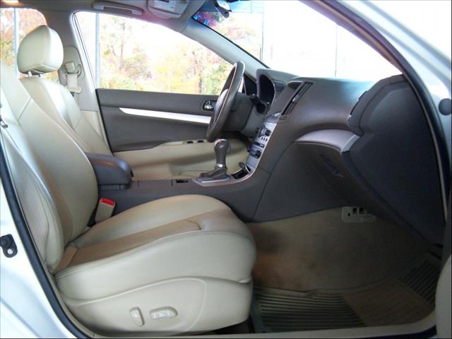 Infiniti G37 2009 photo 4