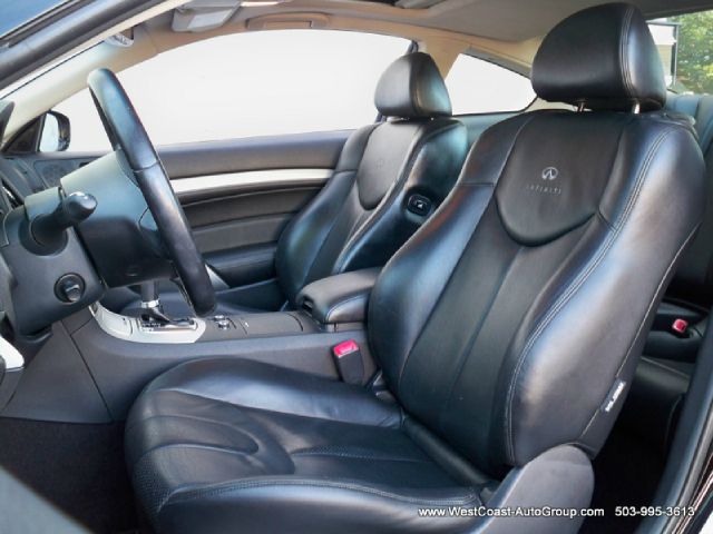Infiniti G37 2009 photo 12