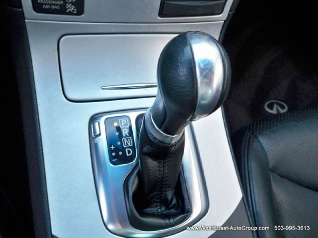 Infiniti G37 2009 photo 3