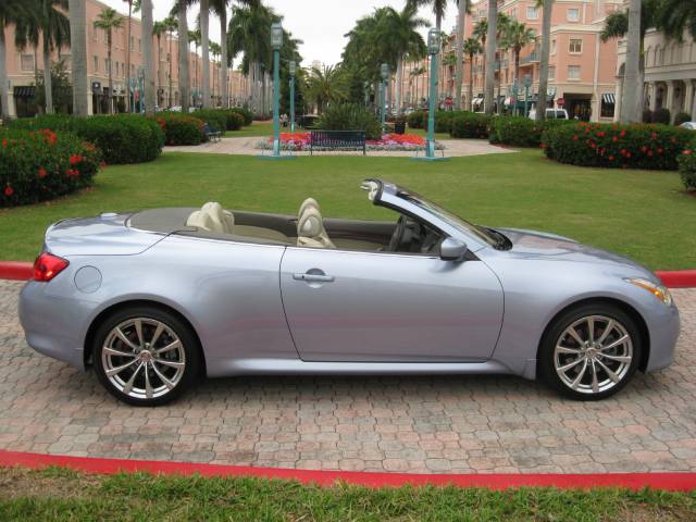 Infiniti G37 2009 photo 1