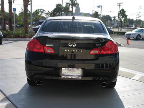 Infiniti G37 2009 photo 3