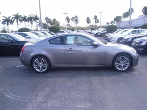 Infiniti G37 2009 photo 3