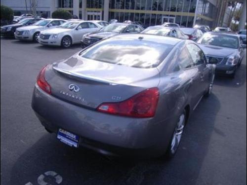 Infiniti G37 2009 photo 4