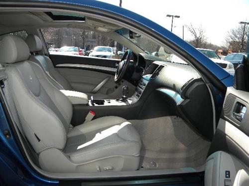 Infiniti G37 2009 photo 4