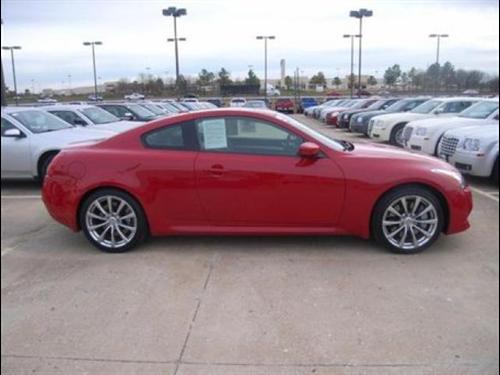 Infiniti G37 2009 photo 2