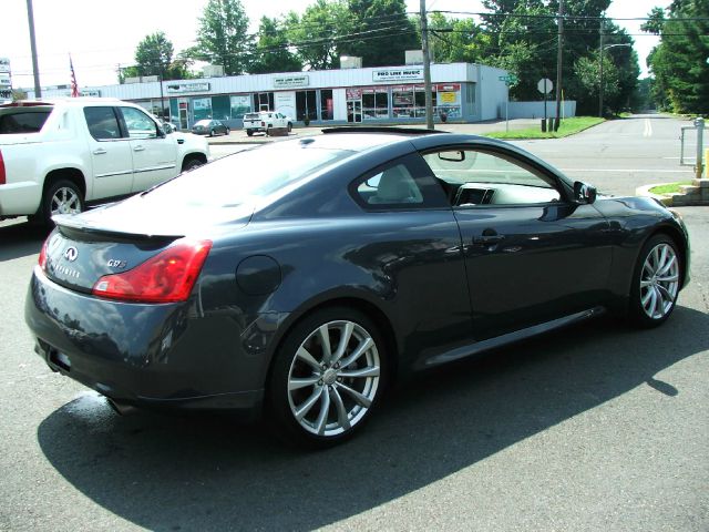 Infiniti G37 2009 photo 2