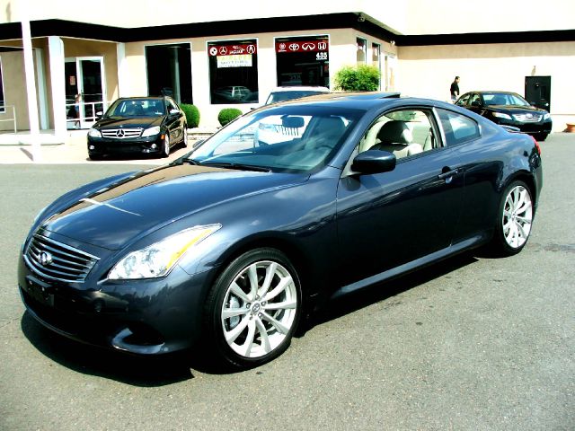 Infiniti G37 2009 photo 3