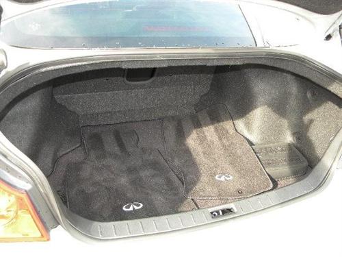 Infiniti G37 2009 photo 2