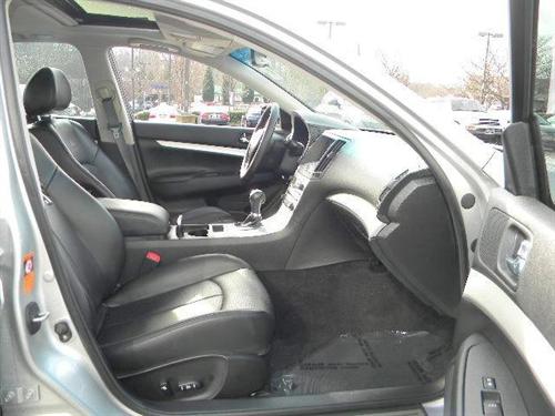Infiniti G37 2009 photo 4