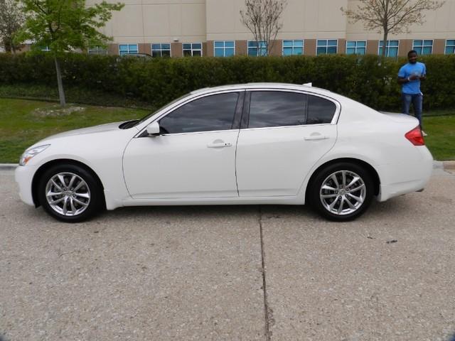 Infiniti G37 2009 photo 4