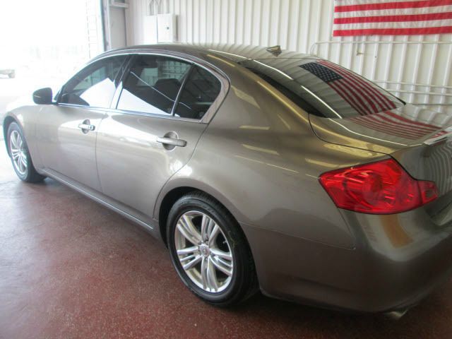 Infiniti G37 2006 Nissan SE Sedan