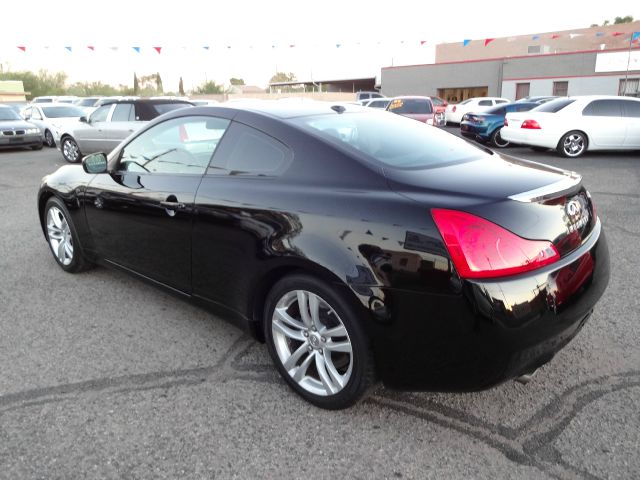 Infiniti G37 2010 photo 1