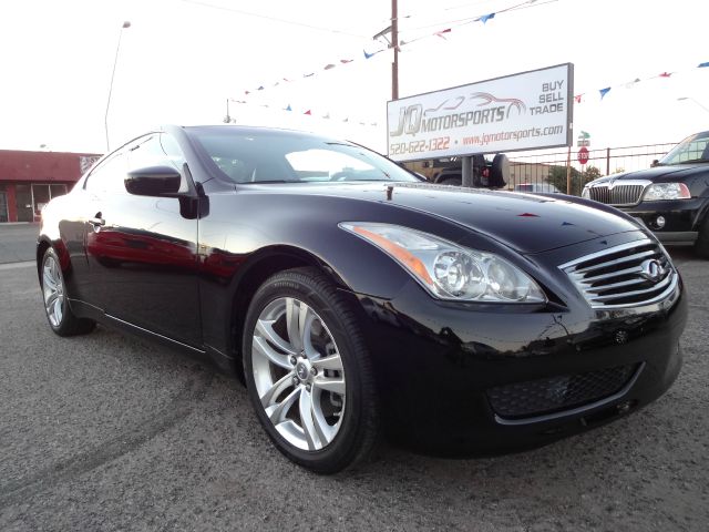 Infiniti G37 2010 photo 2