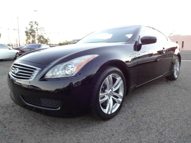 Infiniti G37 2010 photo 3