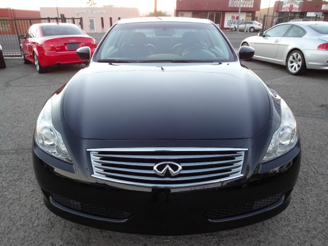 Infiniti G37 2010 photo 4