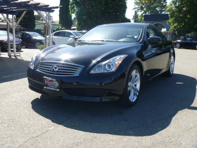 Infiniti G37 2010 photo 3