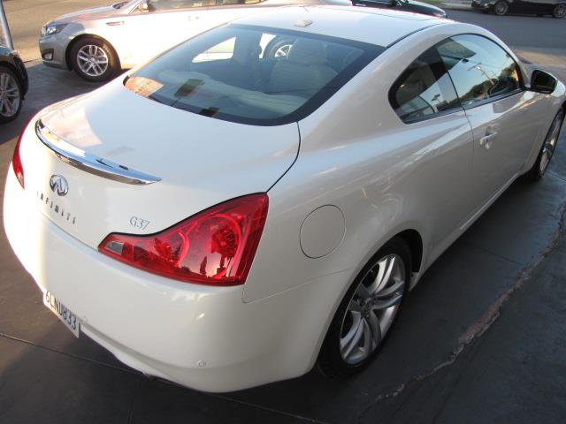 Infiniti G37 XE 2WD V6 Autom Coupe