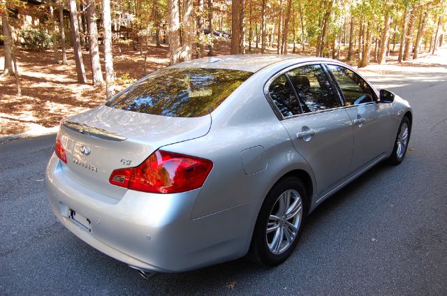 Infiniti G37 2010 photo 3