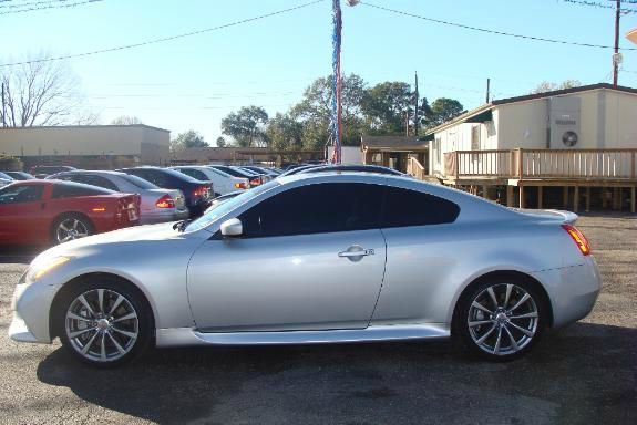 Infiniti G37 2010 photo 1