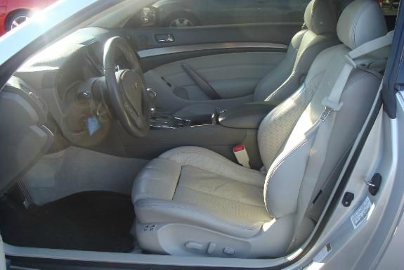 Infiniti G37 2010 photo 3