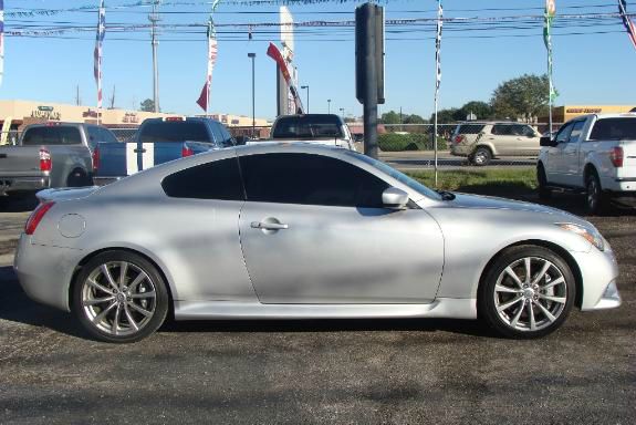 Infiniti G37 2010 photo 4