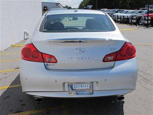 Infiniti G37 2010 photo 4